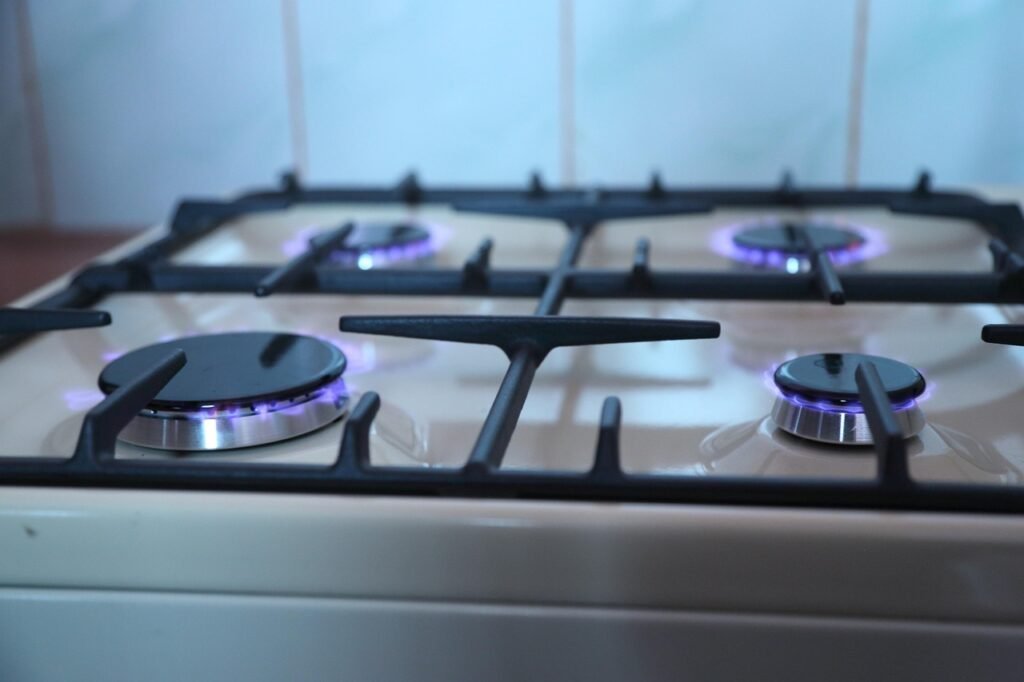 Understanding Gas Stove Safety Basics 3 gas stove 2728100 1280
